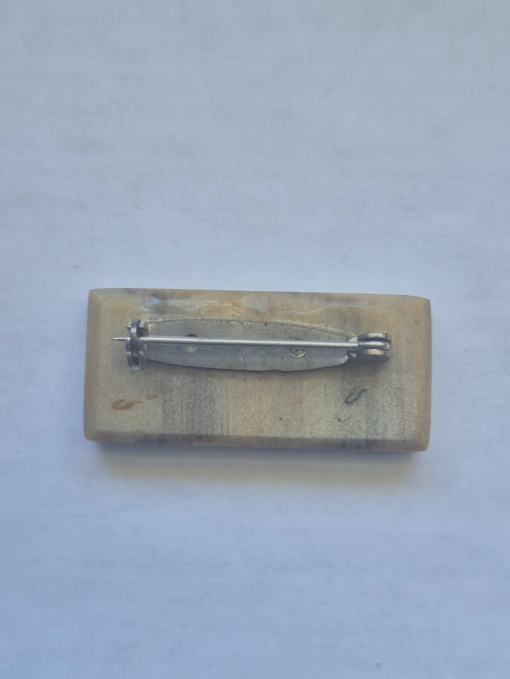 Polished Horn Brooch – Natural Striped Grain
